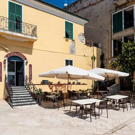 Vico Della Ronda Studio Apartment